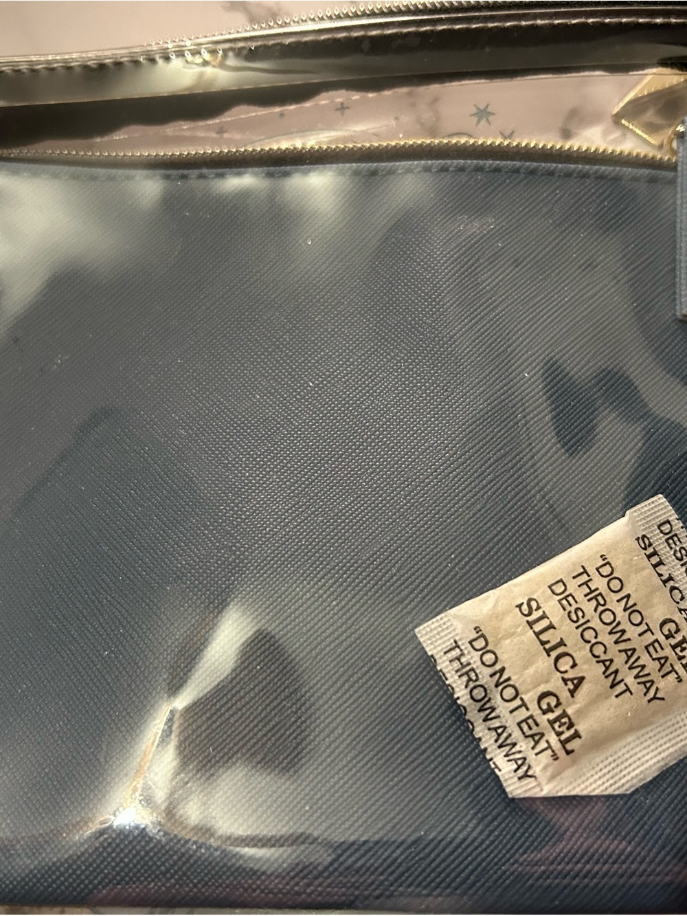 Harry Potter Grey Crest Toiletry Bag - Hogwarts Themed Travel 2 Piece Pouch New - Picture 2 of 2
